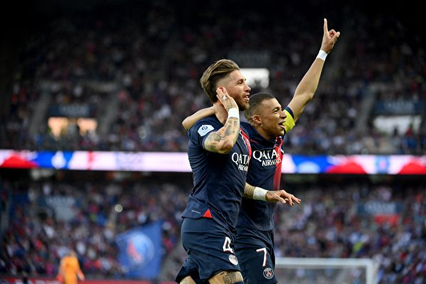  网坛常青树费德勒复出，慈善表演赛筹款破纪录