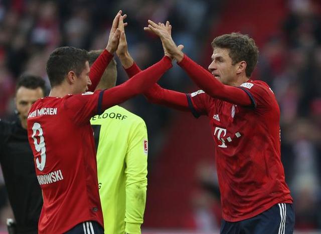  拜仁慕尼黑主场完胜多特，德甲霸主显威风  