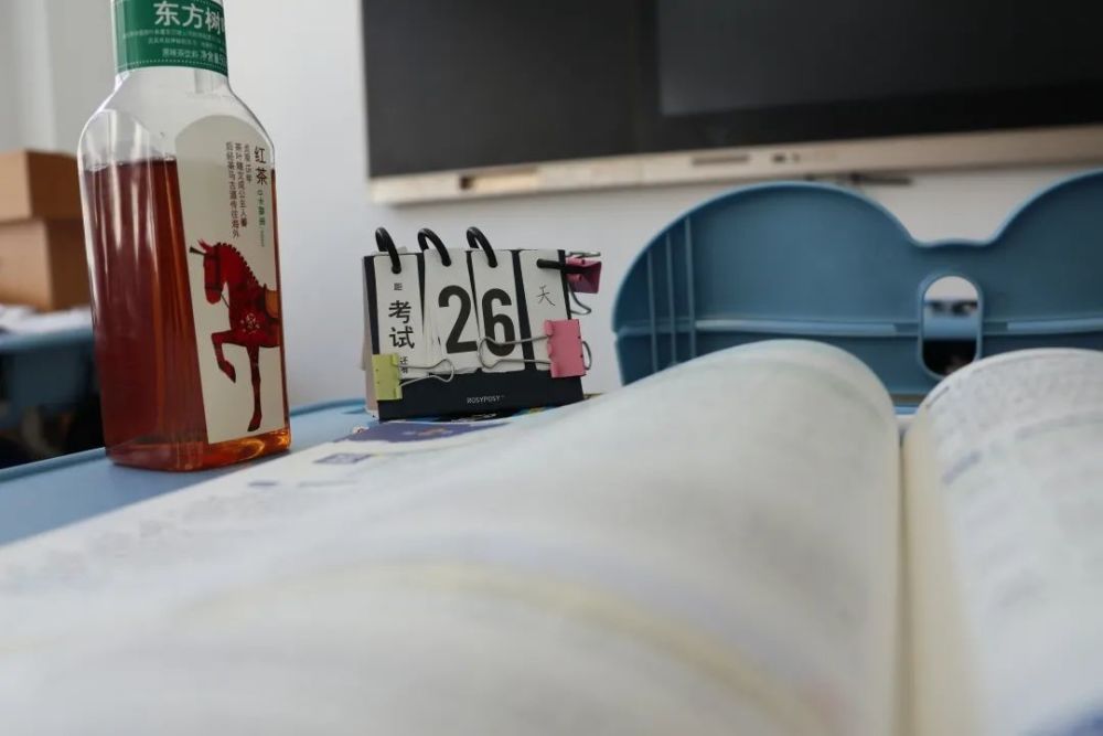  篮球明星公益行，爱心传递温暖人心