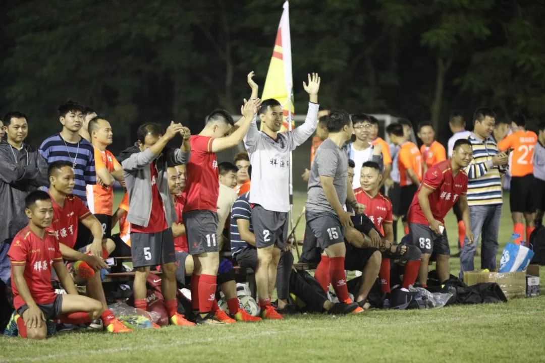  季后赛激战正酣，强队对决火花四射